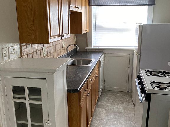 5th image of 2146 Yale Ave APT 1N