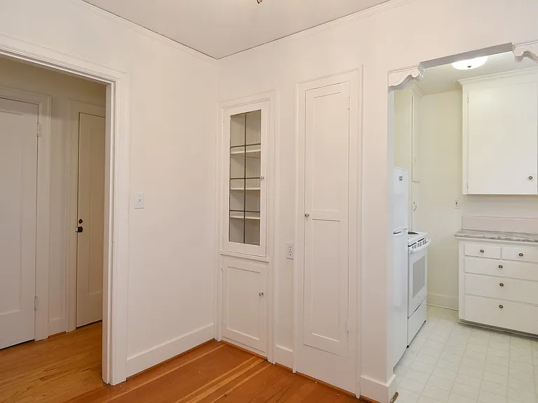 Ellinwood Apartments — Photo 3