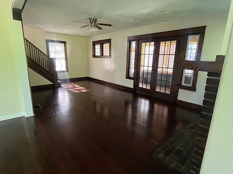 681 Whitney Rd W — Photo 1