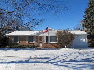 2520 Skye Rd, Lansing, MI 48911