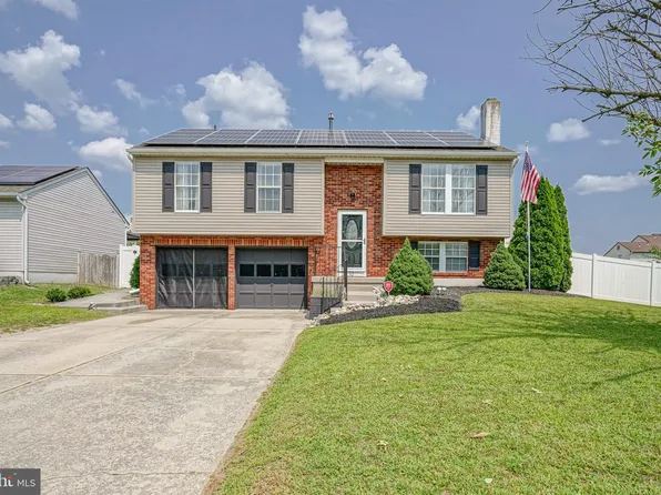 10 Snowfield Dr, Glassboro, NJ 08028