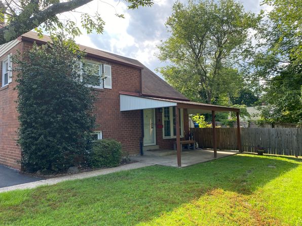 913 Inverness Ln
