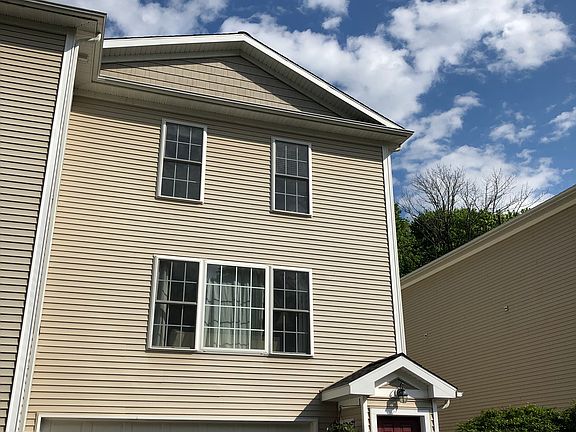 3rd image of 32 Oil Mill Rd Unit 18