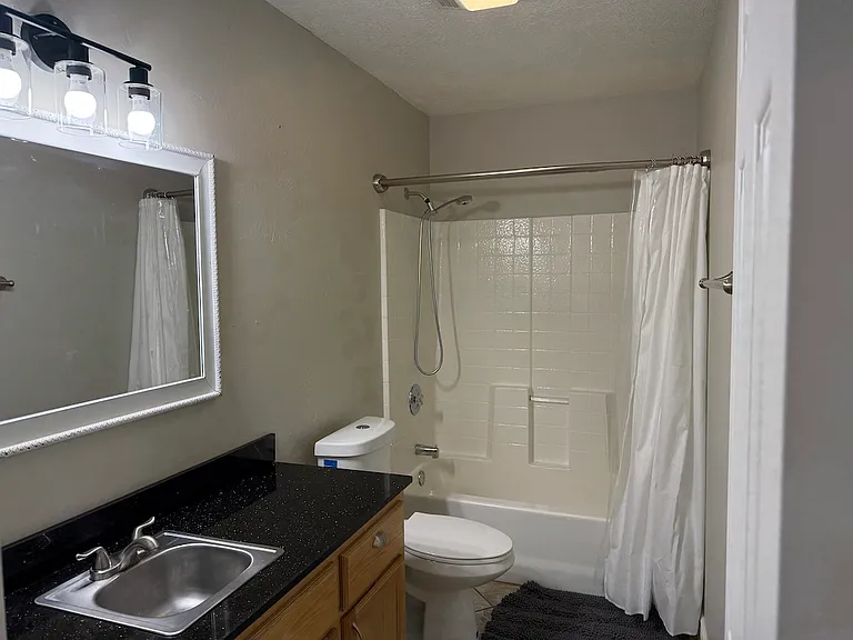 215 W Mill Rd — Photo 12