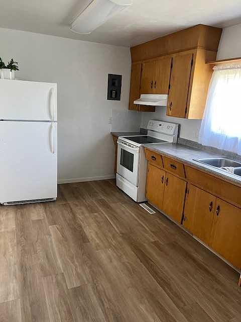 1st image of 4810 E 46th St
