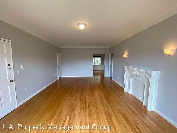 5th image of 1445 1/2 N Hayworth Ave