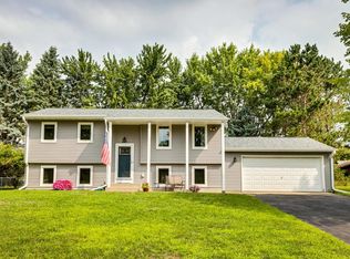 2817 Sun Ter, White Bear Lake, MN 55110