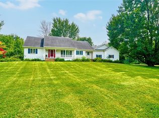 160 Berg Rd, Ontario, NY 14519