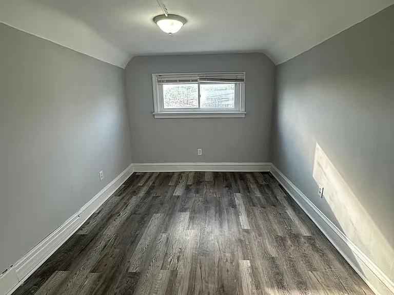 415 Kent Rd — Photo 3