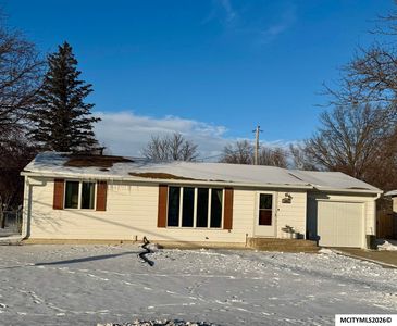 1004 Crestmore Way, Mason City, IA, 50401