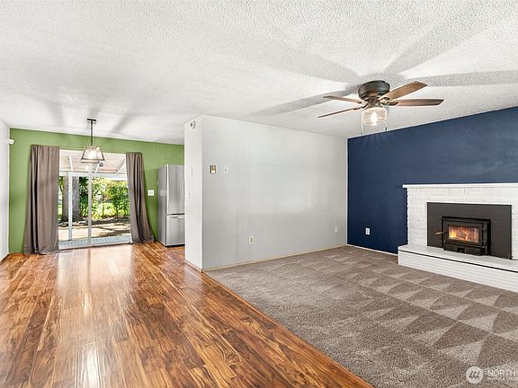 5th image of 728 Oakcrest Court SE