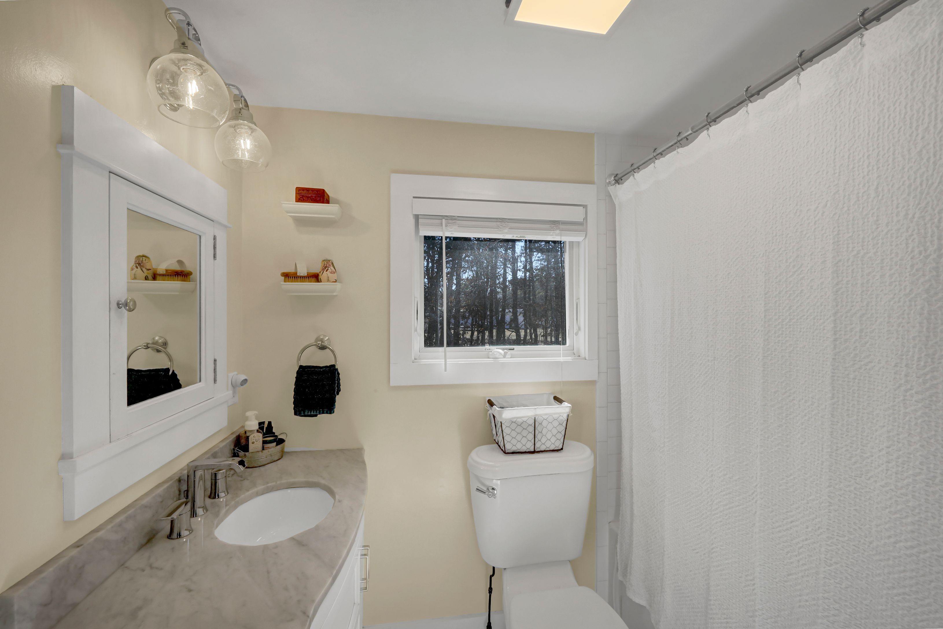 51 Peters Ln, Westhampton Beach, NY 11978 Out East