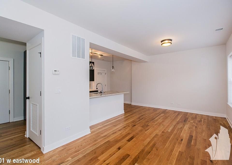 1st image of 2201 W Eastwood Ave #316
