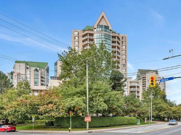 1190 Pipeline Rd #1802, Coquitlam, BC V3B 7T9