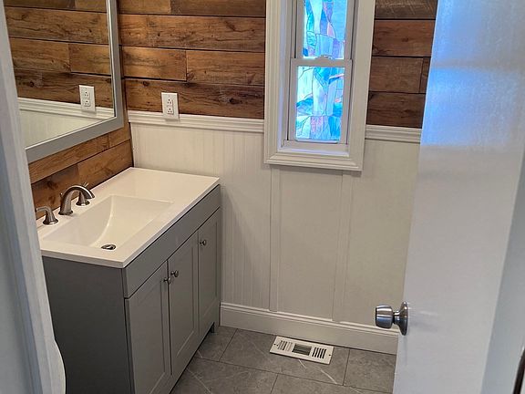 2nd image of 1032 N Main St #7