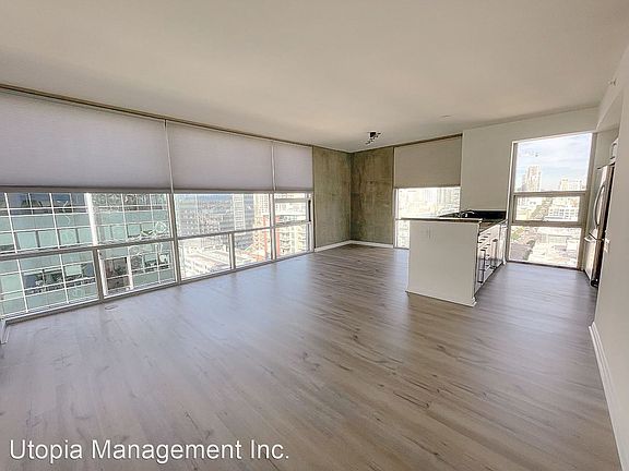 5th image of 321 10th Ave Unit 1702