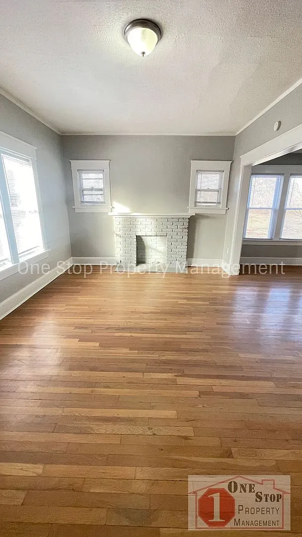 Building Photo - 323 Brighton Ave #2