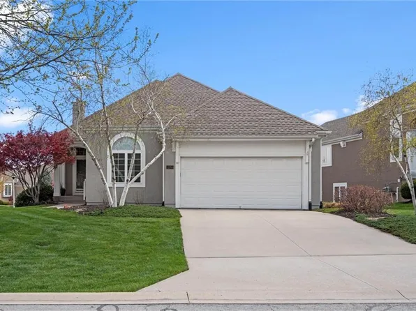 11705 S Hagan St, Olathe, KS 66062