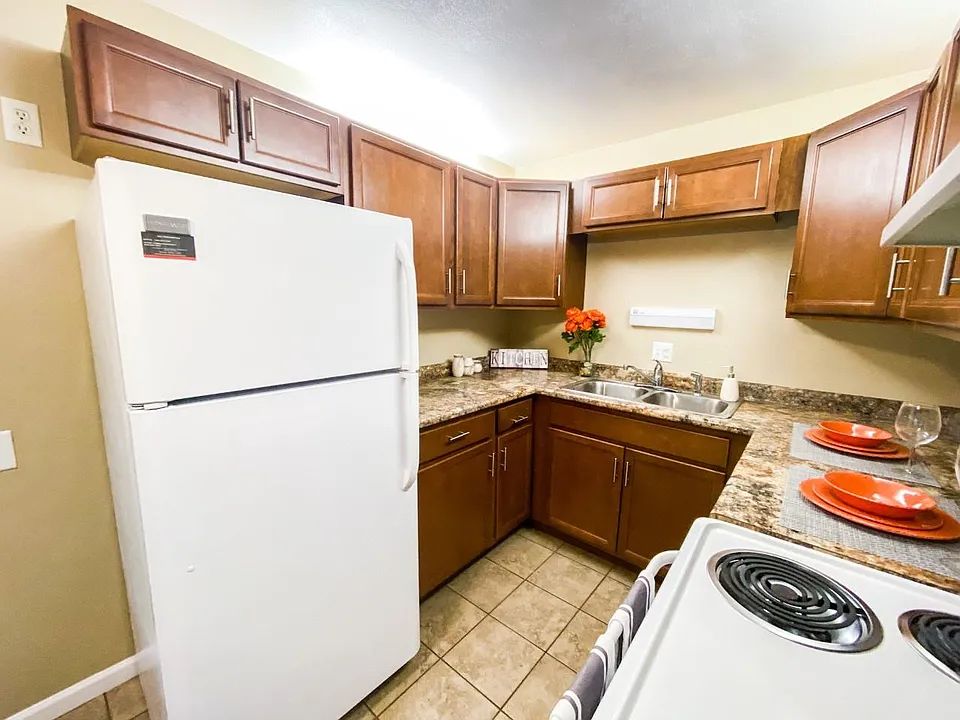 2500 Fiedler Ln #8