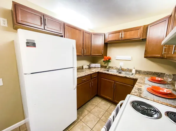 2500 Fiedler Ln APT 8, Madison, WI 53713