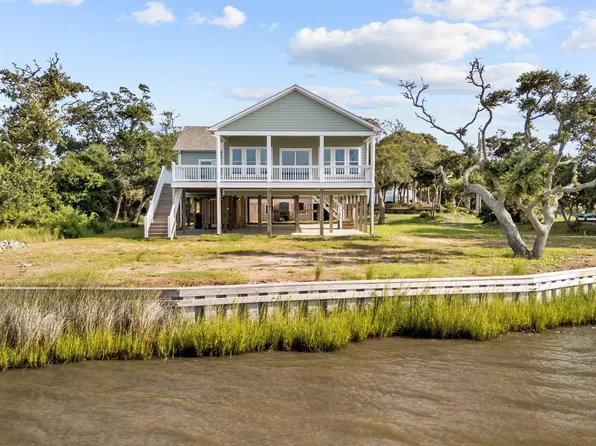 5005 Bogue Sound Court, Emerald Isle, NC 28594