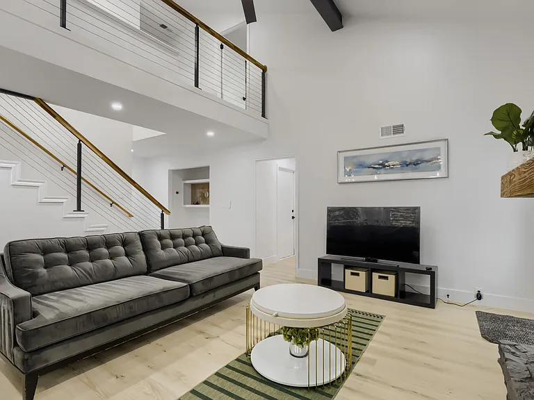 9403 Mystic Oaks Trl — Photo 2