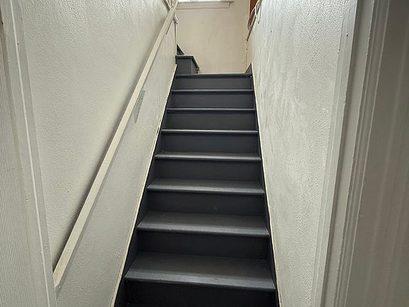4th image of 562 Harriet St