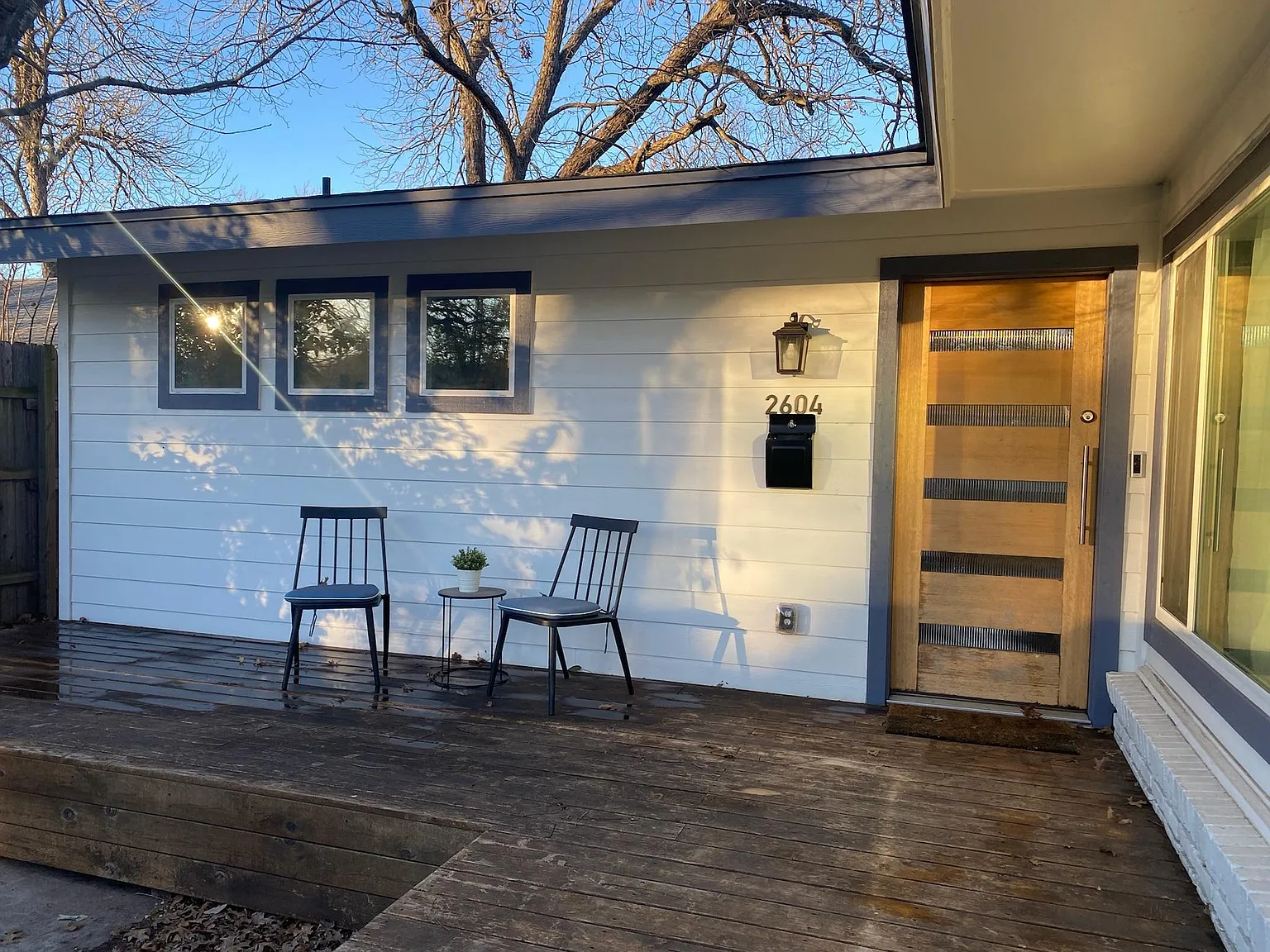 2604 Ellise Ave — Photo 2