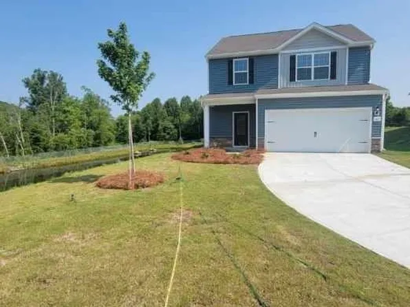 104 Macintosh Dr, King, NC 27021