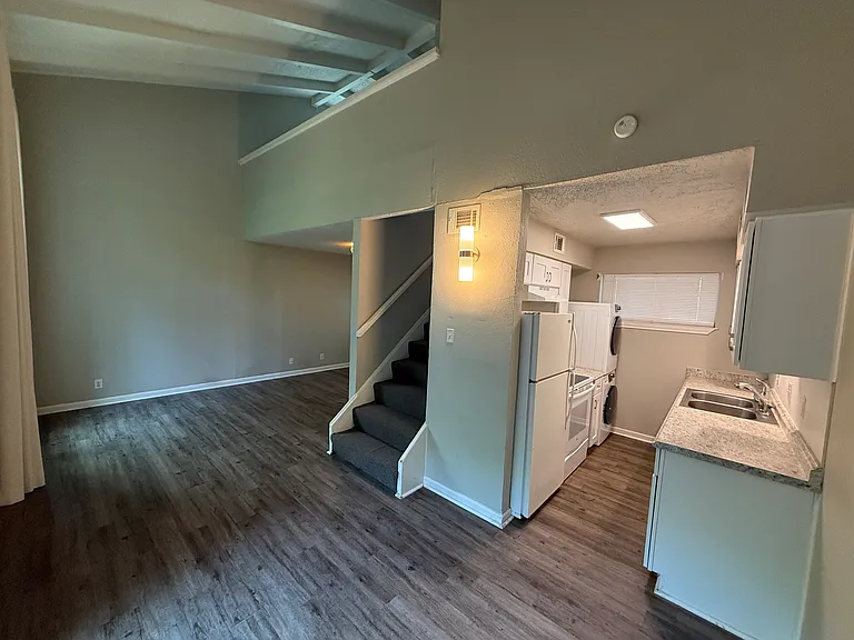 5303 Lovell Ave — Photo 5