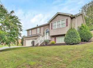 705 Mecca St NE, Roanoke, VA 24012