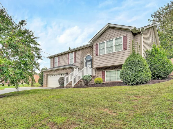 705 Mecca St NE, Roanoke, VA 24012