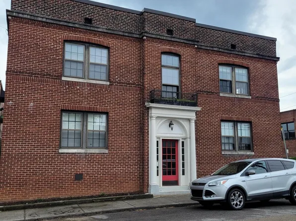 605 NW King St APT 2, Knoxville, TN 37917