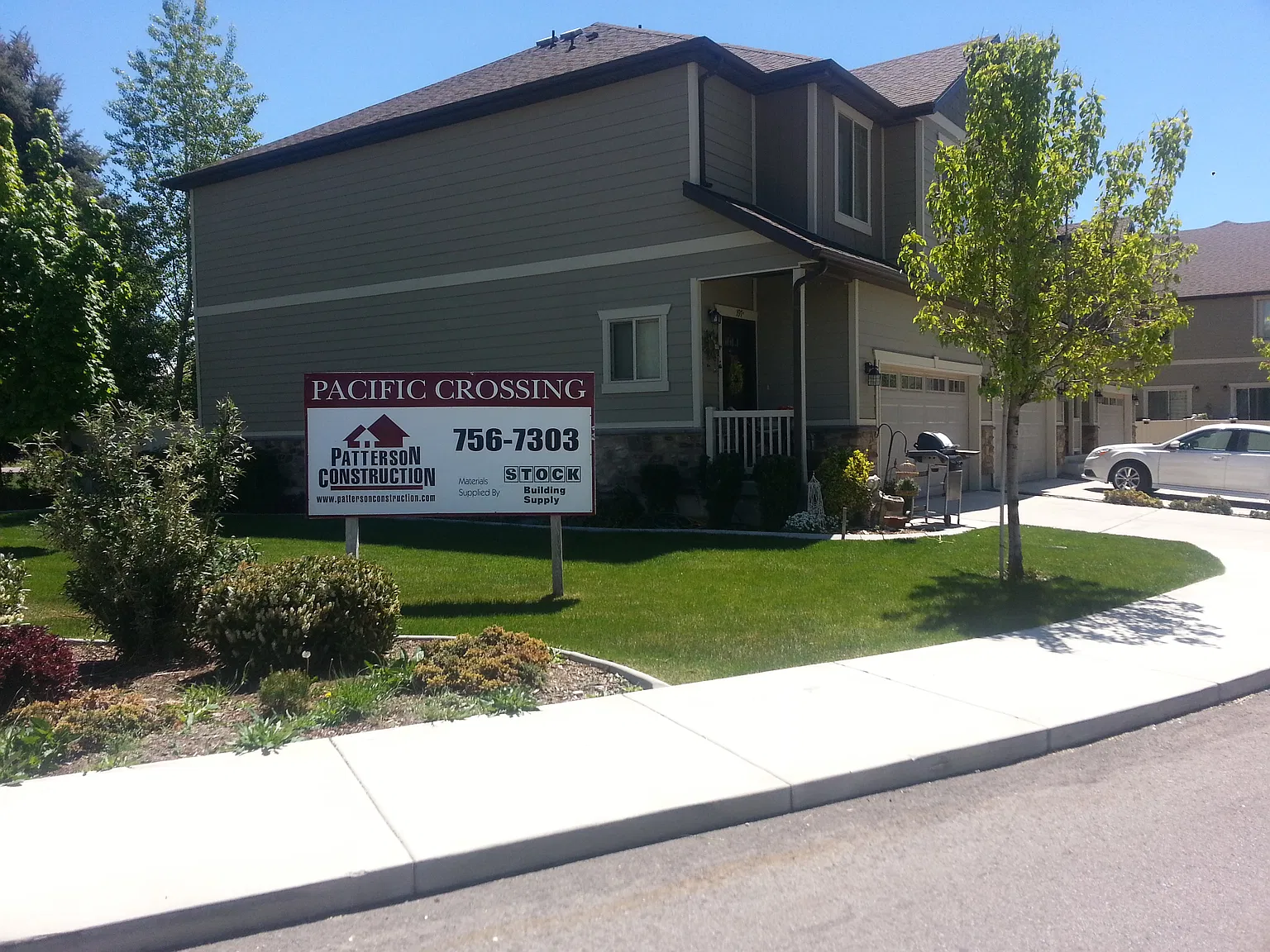3 bed, 2.5 bath, 2335 sqft, $2,100 — Photo 3