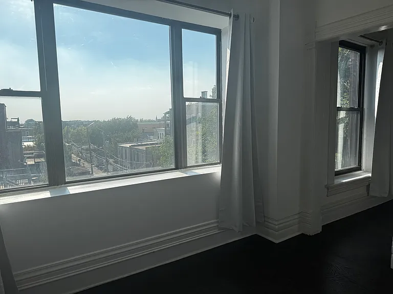 607 N Noble St #4 — Photo 12