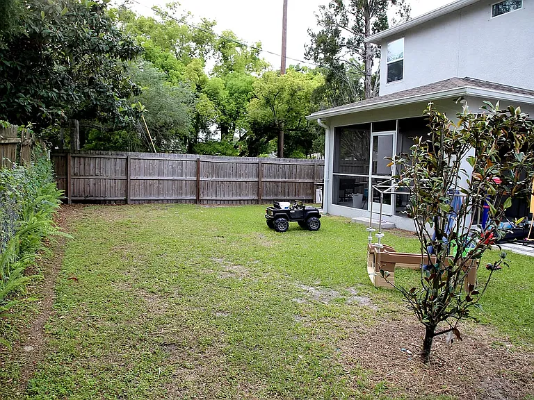 3330 W Palmetto St — Photo 2