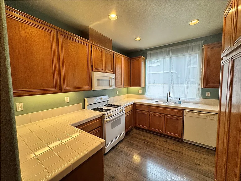 74 Seacountry Ln — Photo 5