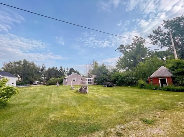 204 Owens St, Des Lacs, ND 58733