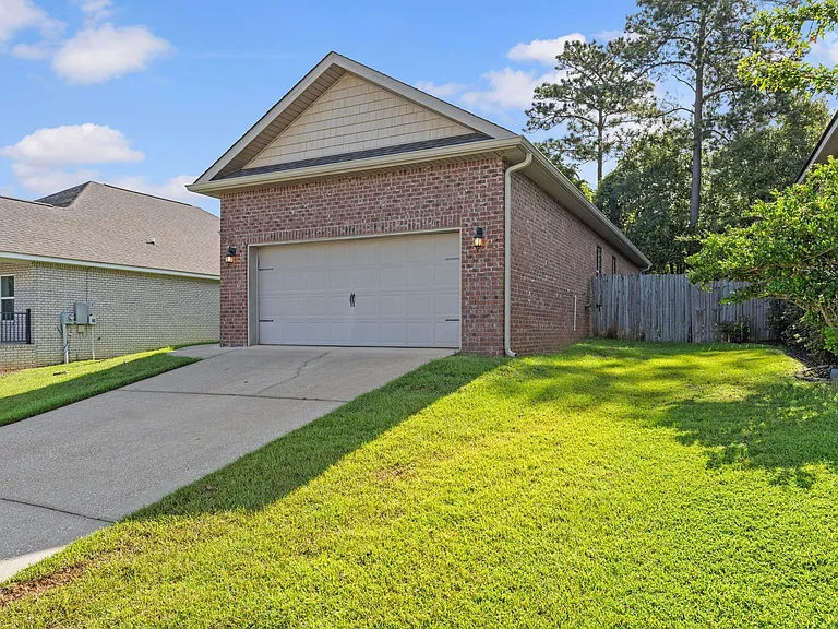 27320 Lashay Dr — Photo 38