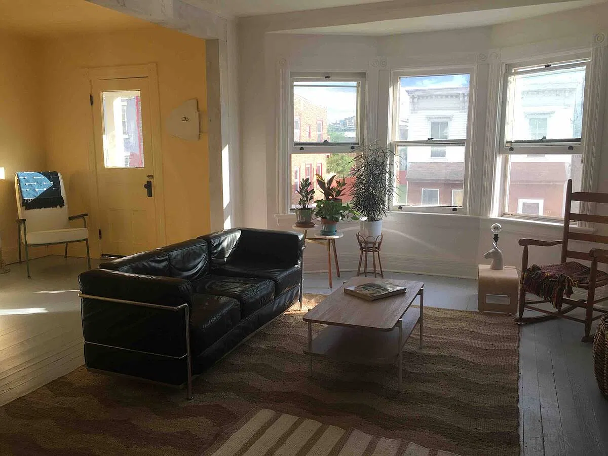 3 bed, 930 sqft, $2,500 — Photo 4