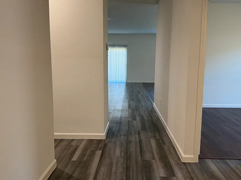 717 Yorkshire Dr — Photo 20