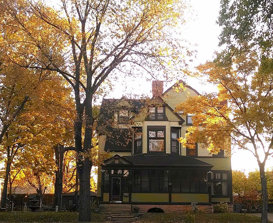 2nd image of 1823 Park Ave