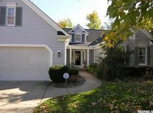 2377 Woodmill Dr #6, Westlake, OH 44145