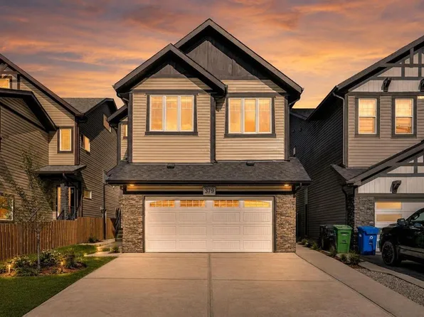 379 W Skyview Shores Mnr NE, Calgary, AB T3N 0H4