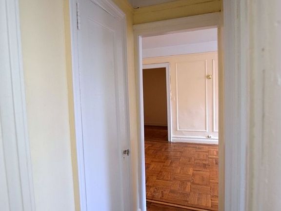 3rd image of 3525 Bainbridge Ave APT 4F