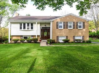 5716 Scenic View Dr, Bethel Park, PA