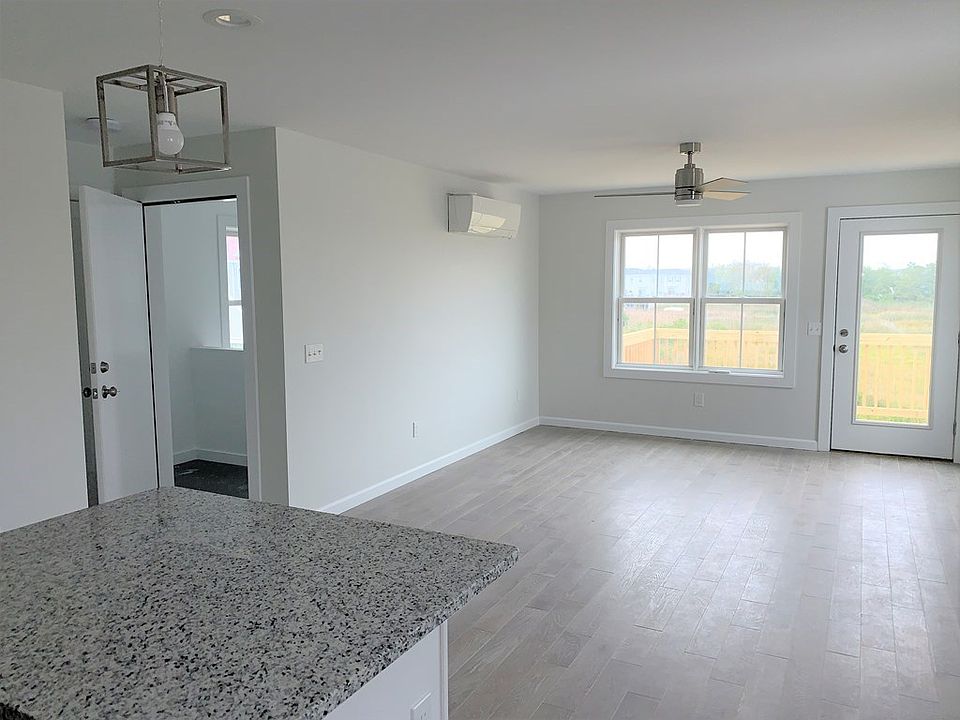 1st image of 19 N End Blvd #B