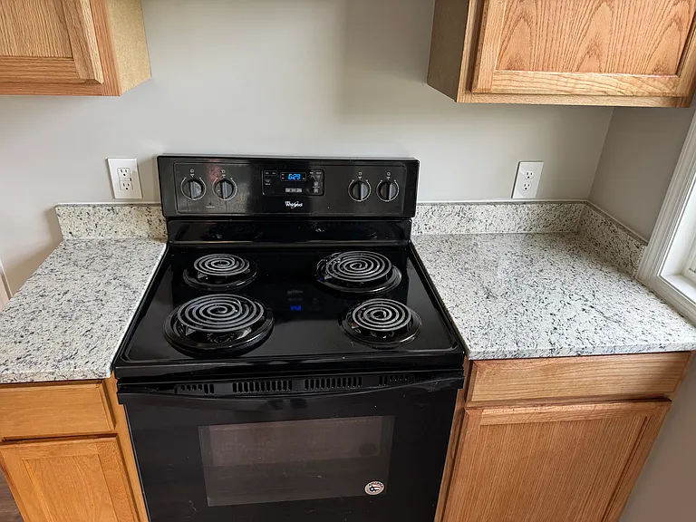 335 Hill Ave NW #B — Photo 7