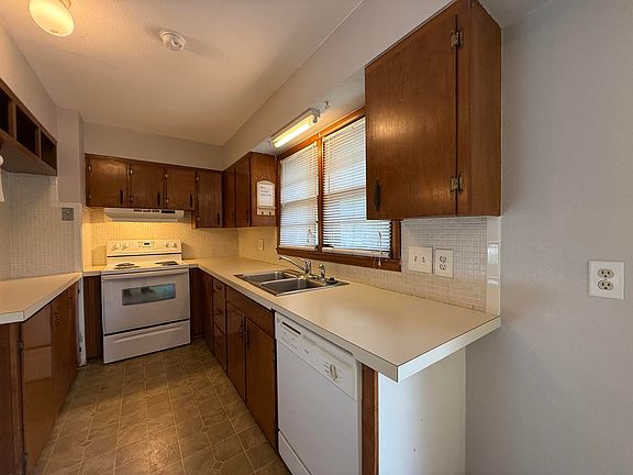 5th image of 229 N Dellway St
