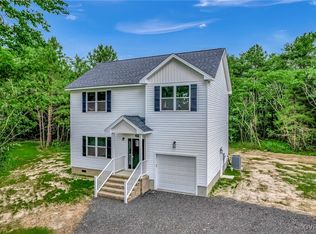 1274 Regent Rd, Topping, VA 23169